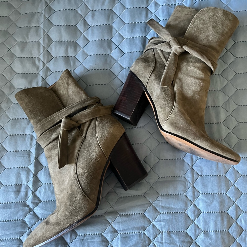 Banana Republic boots